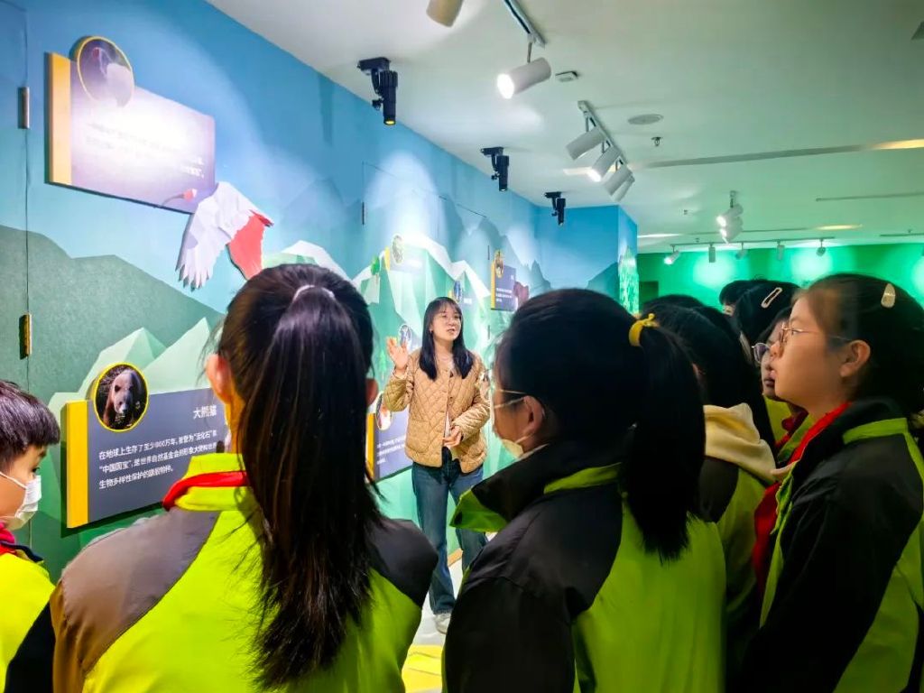 国际无废日丨小学生探秘“388vip太阳集团智慧大脑”