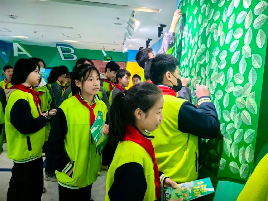 国际无废日丨小学生探秘“388vip太阳集团智慧大脑”